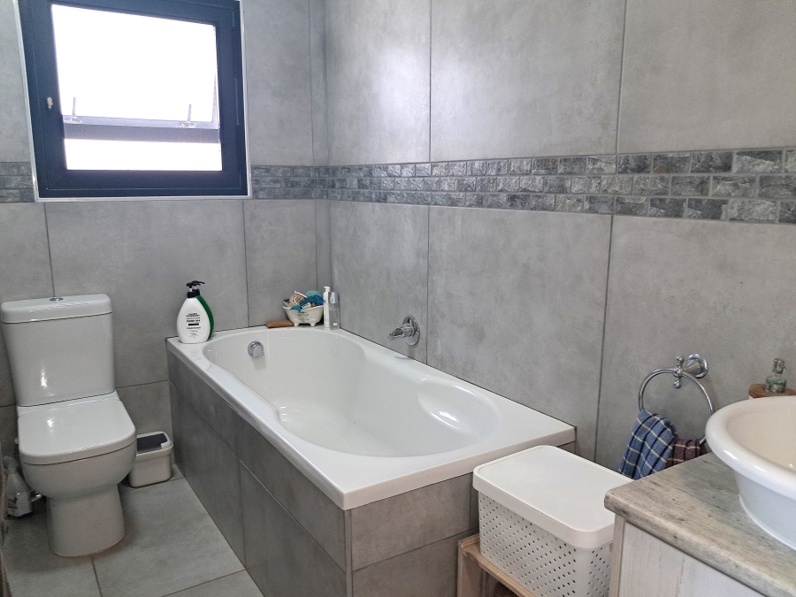 3 Bedroom Property for Sale in Da Gama Bay Western Cape